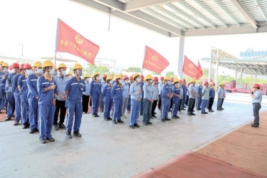 打好党工团妇组合拳 凝聚高质量发展新合力——ky体育官网入口开展“党群组织助力企业经营发展”义务劳动